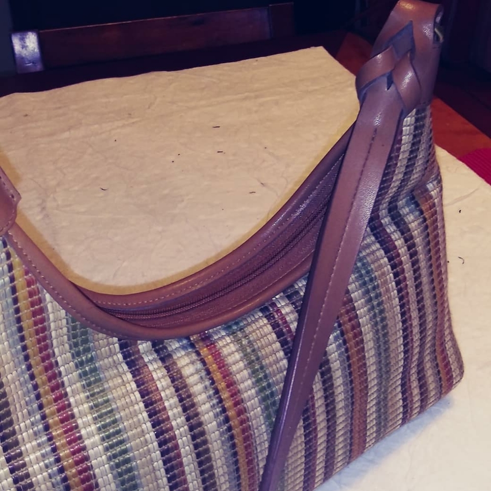 Mesh shoulderbag